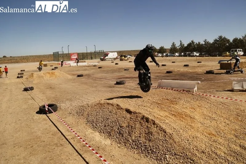 Segunda y última jornada de la I Copa Nacional Off Road de patinetes eléctricos y monociclos en Mozárbez. Fotos: David Sañudo