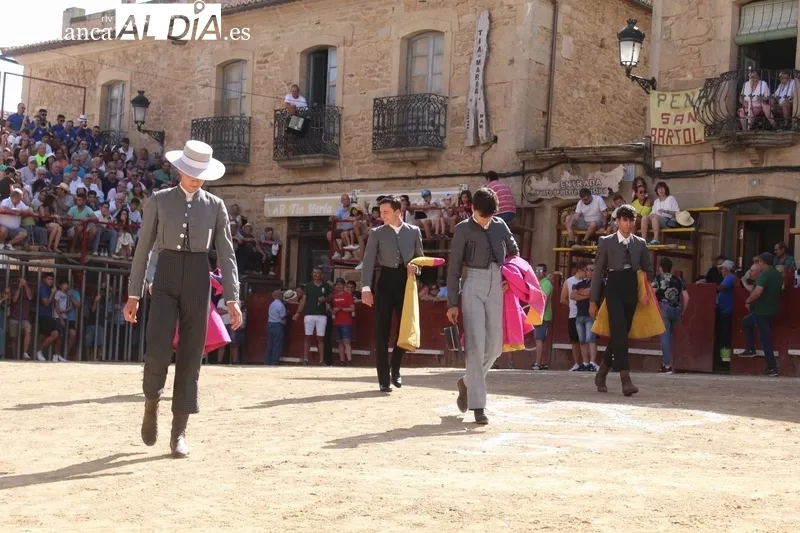 Clase práctica, 'Color party' y Corte de Honor de las fiestas de Aldeadávila / FOTOS: SAIRA ANDRÉS
