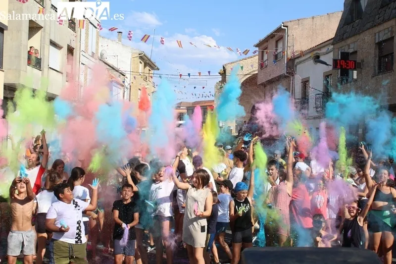 Clase práctica, 'Color party' y Corte de Honor de las fiestas de Aldeadávila / FOTOS: SAIRA ANDRÉS
