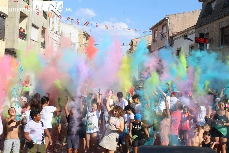 Clase práctica, 'Color party' y Corte de Honor de las fiestas de Aldeadávila / FOTOS: SAIRA ANDRÉS