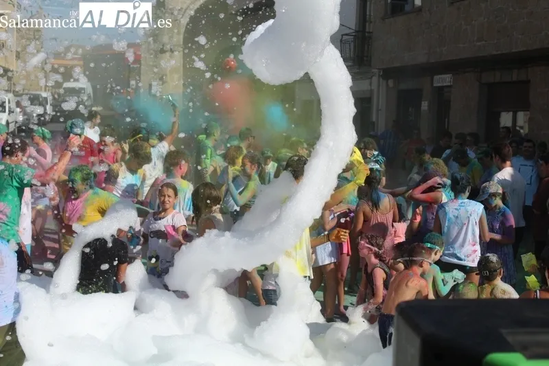 Clase práctica, 'Color party' y Corte de Honor de las fiestas de Aldeadávila / FOTOS: SAIRA ANDRÉS