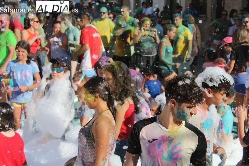 Clase práctica, 'Color party' y Corte de Honor de las fiestas de Aldeadávila / FOTOS: SAIRA ANDRÉS