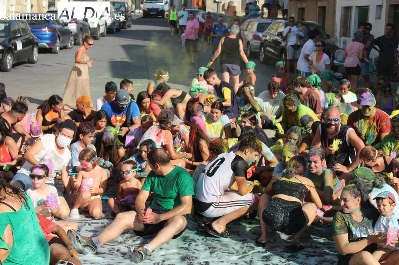 Clase práctica, 'Color party' y Corte de Honor de las fiestas de Aldeadávila / FOTOS: SAIRA ANDRÉS