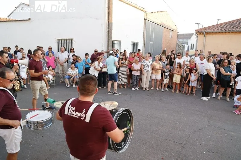 Foto 9 - Villagonzalo de Tormes disfruta del inicio de sus fiestas con el preg&oacute;n y el chupinazo