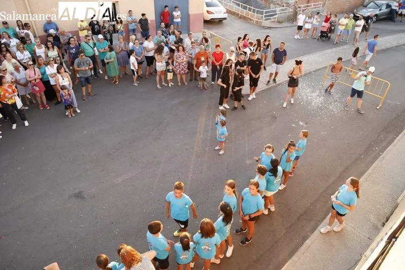 Foto 7 - Villagonzalo de Tormes disfruta del inicio de sus fiestas con el preg&oacute;n y el chupinazo