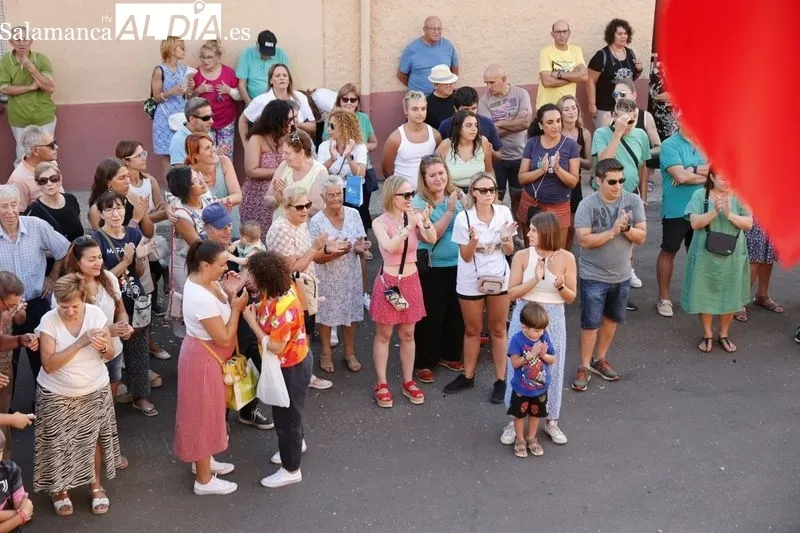 Foto 6 - Villagonzalo de Tormes disfruta del inicio de sus fiestas con el preg&oacute;n y el chupinazo