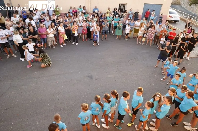 Foto 5 - Villagonzalo de Tormes disfruta del inicio de sus fiestas con el preg&oacute;n y el chupinazo