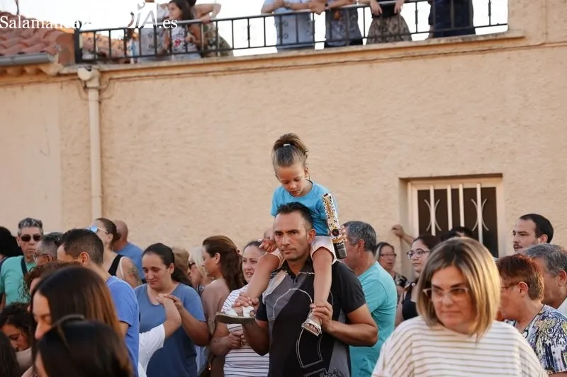 Foto 4 - Villagonzalo de Tormes disfruta del inicio de sus fiestas con el preg&oacute;n y el chupinazo