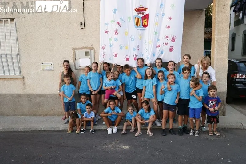 Foto 2 - Villagonzalo de Tormes disfruta del inicio de sus fiestas con el preg&oacute;n y el chupinazo