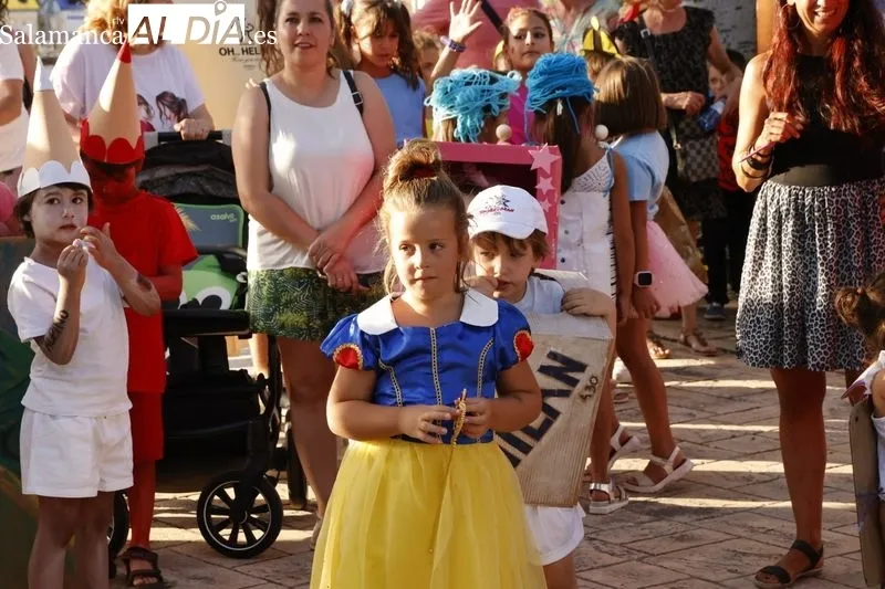 Foto 9 - Colorido y espectacular concurso de disfraces infantil en La Vell&eacute;s
