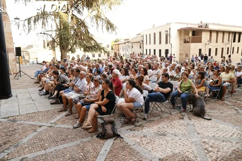 Foto 2 - La obra &lsquo;El m&uacute;sico, la charra y la chulapa&rsquo; ambienta el Patio Chico