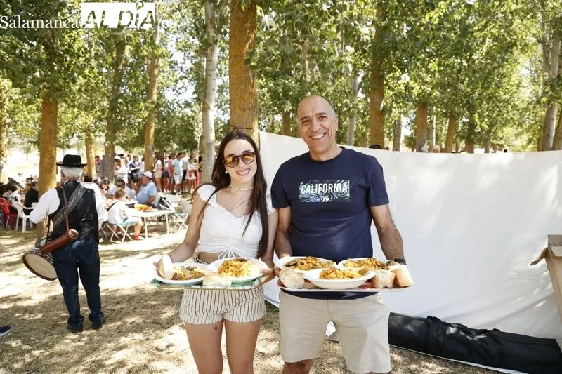 Foto 12 - M&uacute;sica y una gran paella para celebrar las fiestas en Golpejas