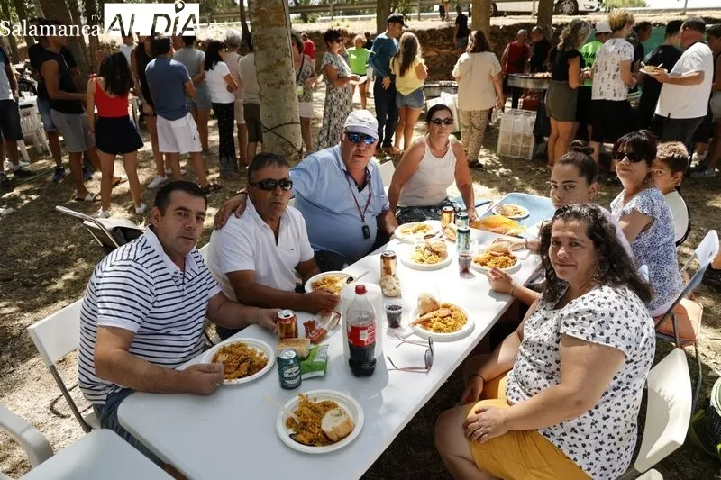 Foto 16 - M&uacute;sica y una gran paella para celebrar las fiestas en Golpejas