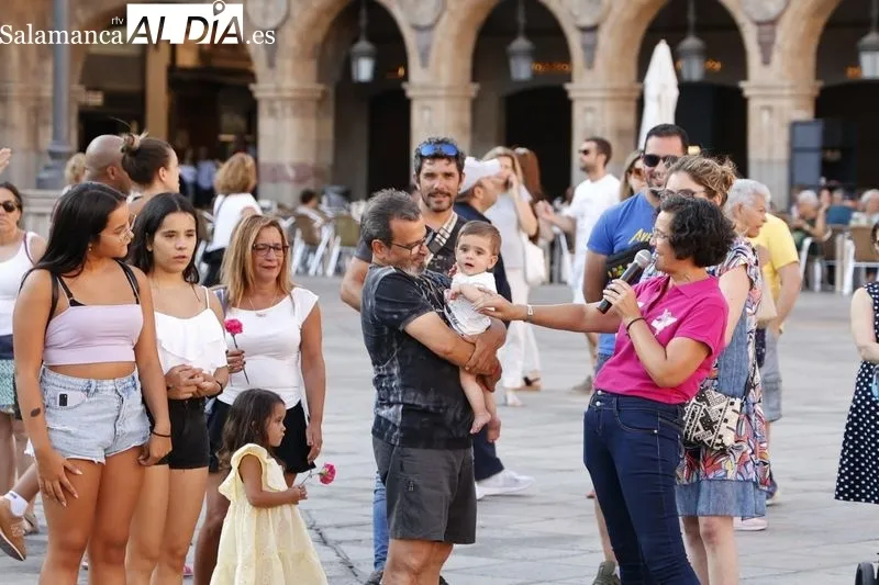 Foto 15 - La Asociaci&oacute;n S&iacute;ndrome de Turner 'Alejandra Salamanca' hace la habitual lectura del manifiesto en la Plaza Mayor