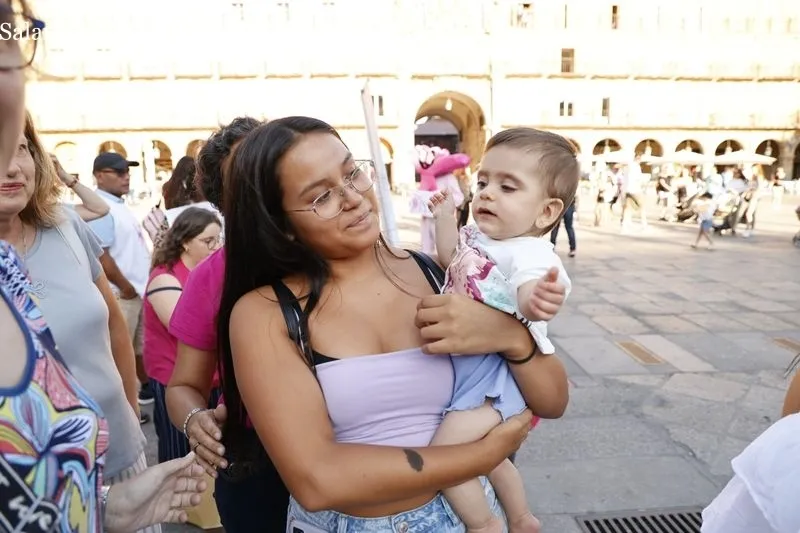 Foto 17 - La Asociaci&oacute;n S&iacute;ndrome de Turner 'Alejandra Salamanca' hace la habitual lectura del manifiesto en la Plaza Mayor