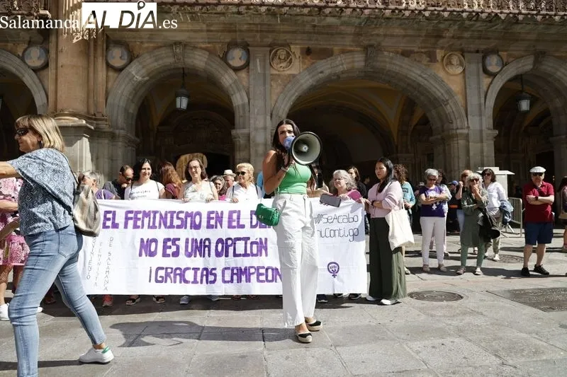 Foto 11 - El Movimiento Feminista de Salamanca se manifiesta a favor de Jenni Hermoso 