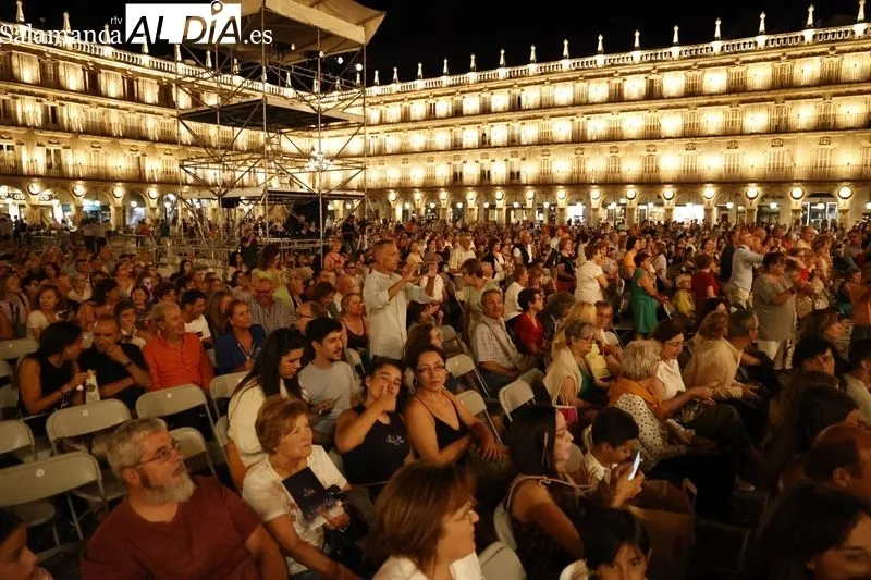 Foto 4 - Nuevas actuaciones del II Festival Internacional de Folklore Ciudad de Salamanca en la Plaza Mayor