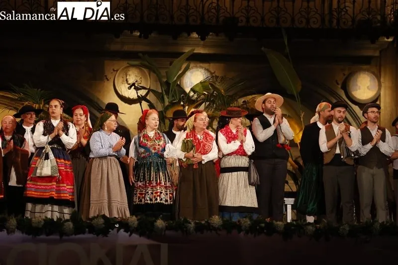 Foto 11 - Nuevas actuaciones del II Festival Internacional de Folklore Ciudad de Salamanca en la Plaza Mayor