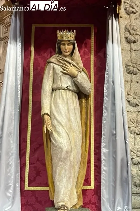 La iglesia parroquial acogía la presentación de la patrona de Peñaranda, Santa María Reina
