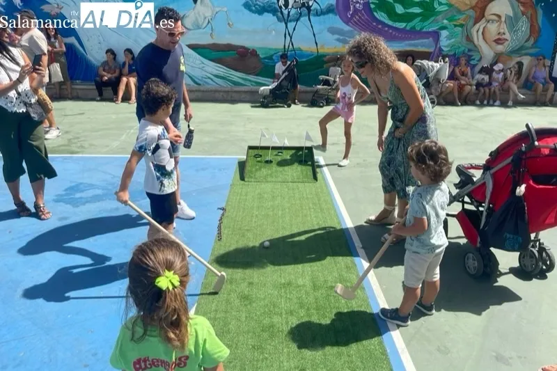 El parque La Huerta acogía una mañana de juegos infantiles este viernes de fiestas