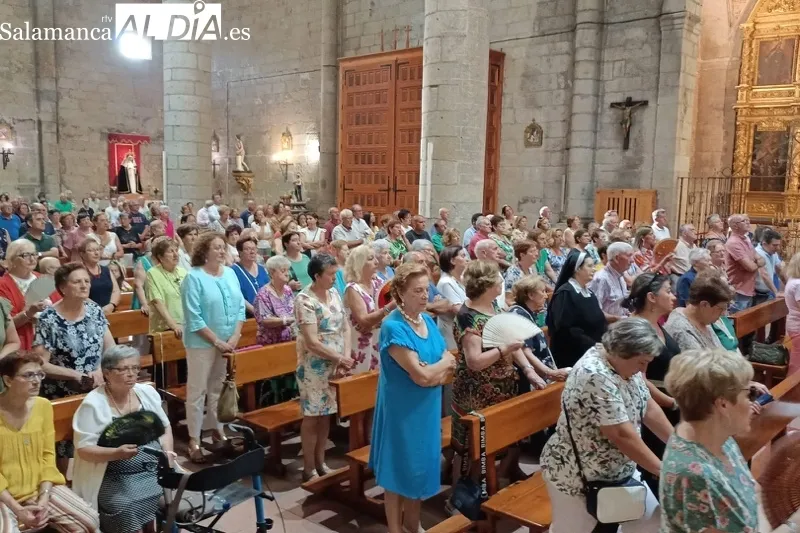 La iglesia parroquial acogía la presentación de la patrona de Peñaranda, Santa María Reina