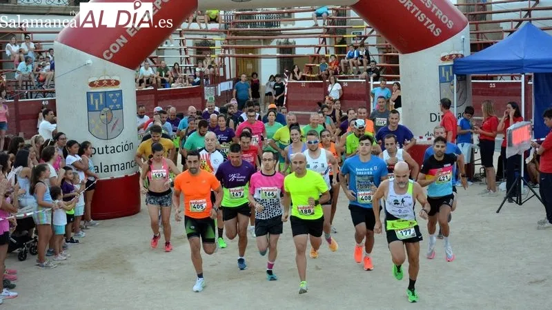 Foto 3 - Gran participaci&oacute;n de corredores y caminantes en la VIII 'Toromarat&oacute;n' de Lumbrales