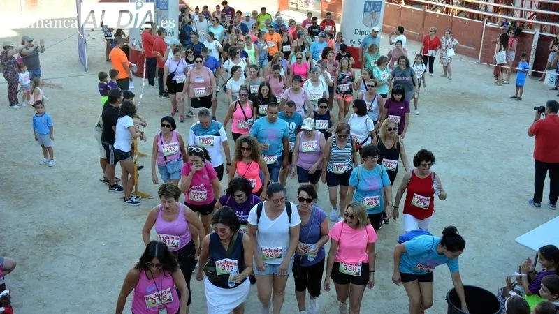 Foto 2 - Gran participaci&oacute;n de corredores y caminantes en la VIII 'Toromarat&oacute;n' de Lumbrales