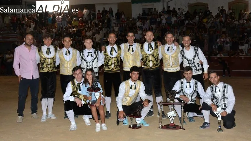 Foto 3 - &Aacute;lvaro S&aacute;nchez 'Chispas' triunfa en el Concurso de Recortes de Lumbrales