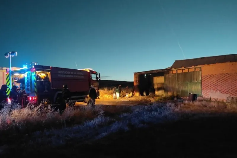 Un fuerte incendio se declaraba esta madrugada en Mancera de Abajo