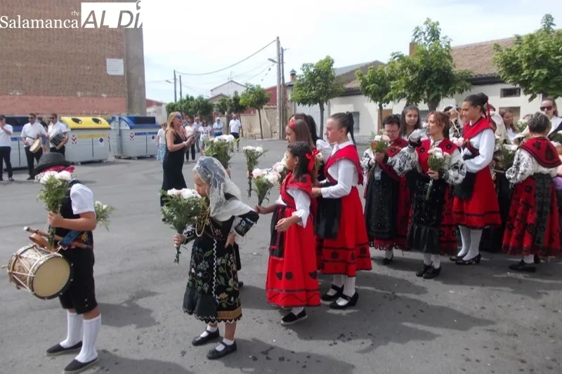 El Campo de Peñaranda celebraba este 15 de agosto su tradicional ofrenda floral