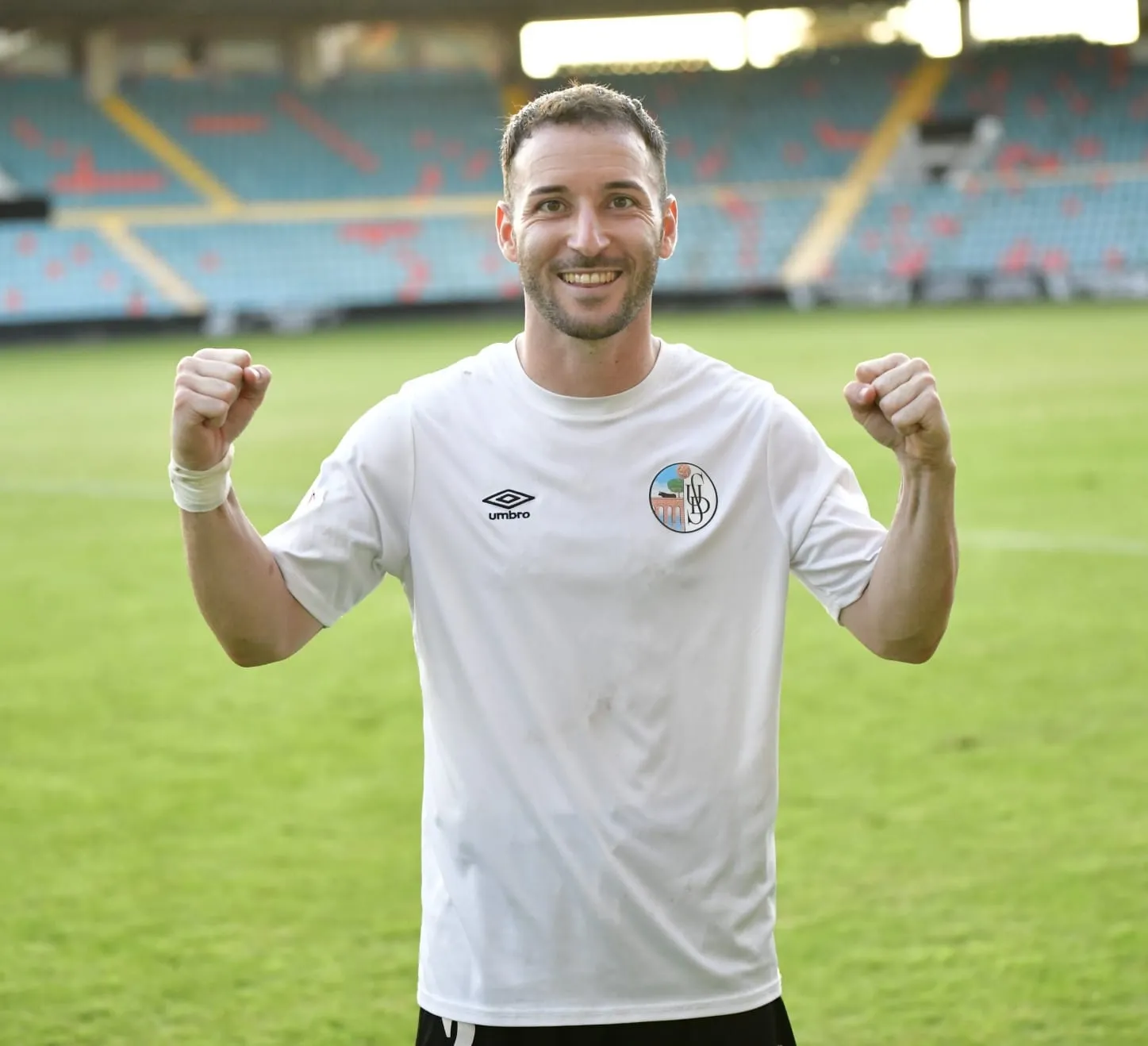 Imágenes del partido y del público del encuentro Salamanca UDS contra el Atlético Bembibre. Fotos: Ramón Vicente