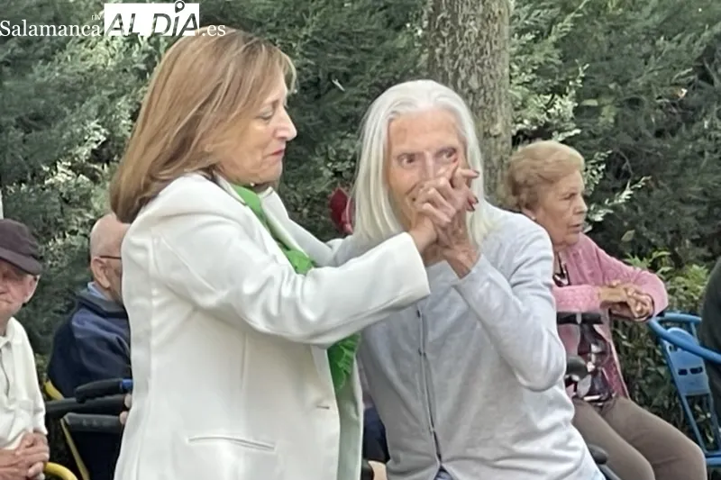 Foto 5 - Los mayores, protagonistas en la tarde de este domingo festivo