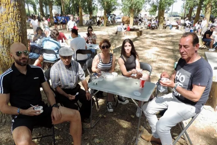 Aldearrubia celebraba una gran paellada este domingo
