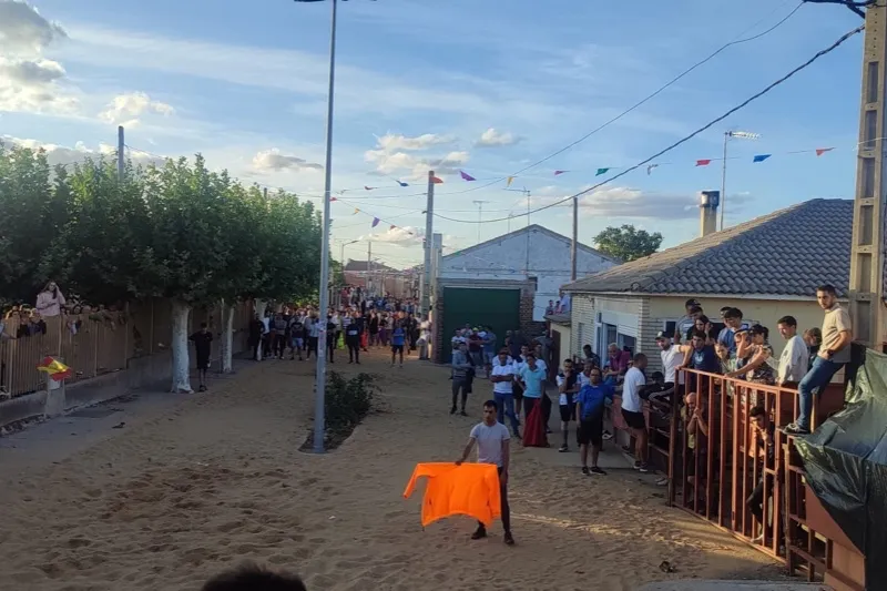 Foto 5 - Villaflores se vuelca en su esperado encierro urbano