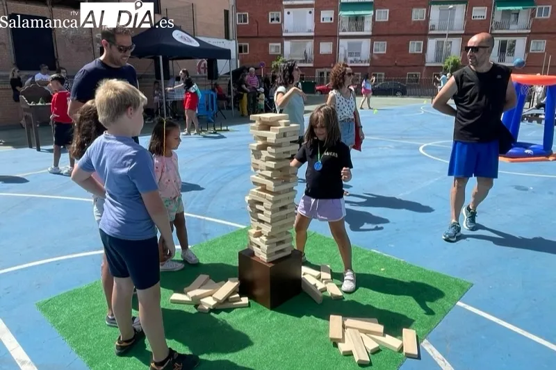 El parque La Huerta acogía una mañana de juegos infantiles este viernes de fiestas