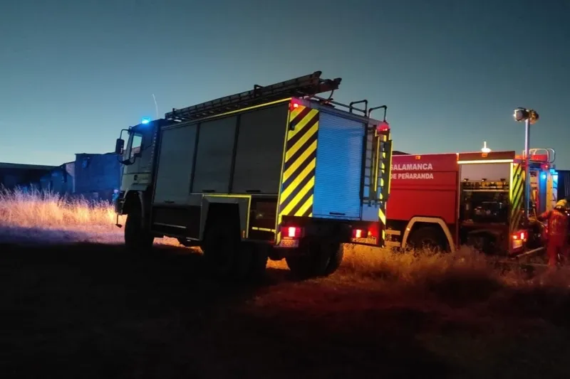 Un fuerte incendio se declaraba esta madrugada en Mancera de Abajo