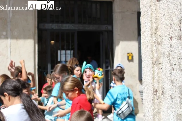 Foto 7 - Los gigantes y cabezudos recorren las calles de la villa ducal