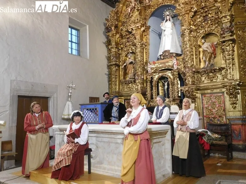 La iglesia parroquial de Santa Elena acogió en Calzada de Valdunciel el montaje de Denis Rafter 