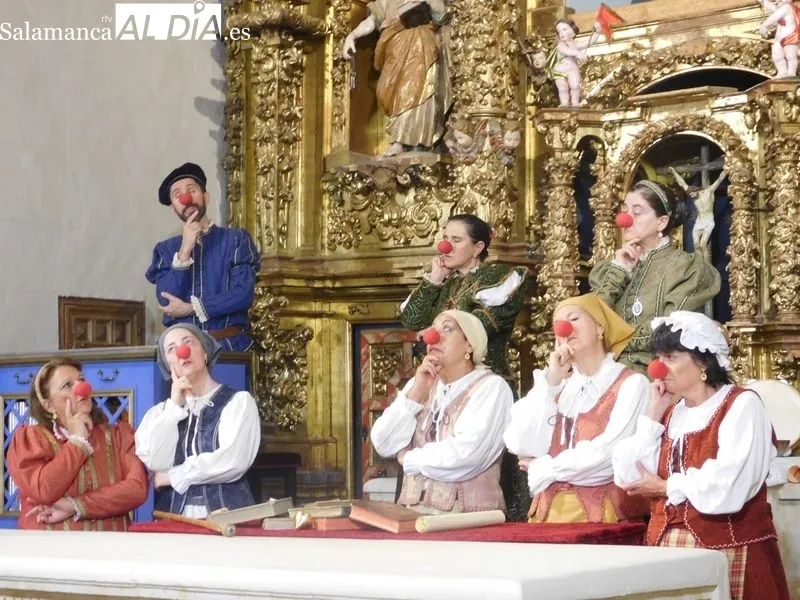 La iglesia parroquial de Santa Elena acogió en Calzada de Valdunciel el montaje de Denis Rafter 