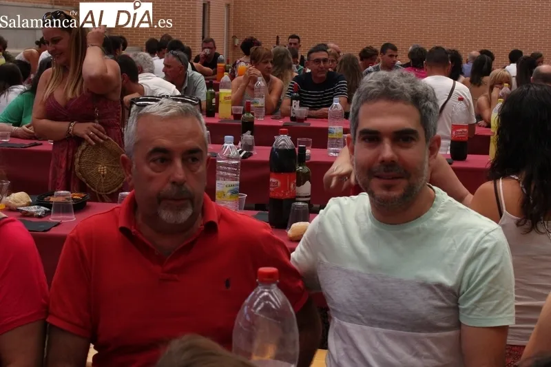 Comida popular para 300 personas en Sardón de los Frailes / SILVESTRE