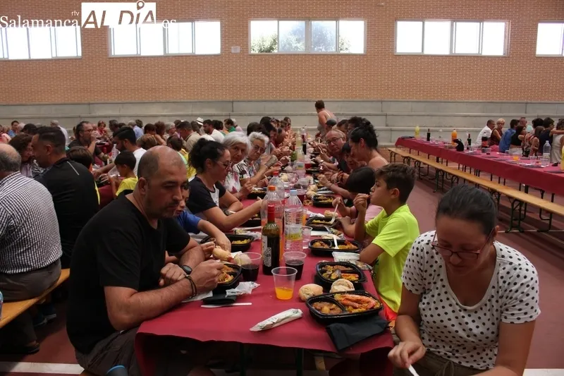 Comida popular para 300 personas en Sardón de los Frailes / SILVESTRE