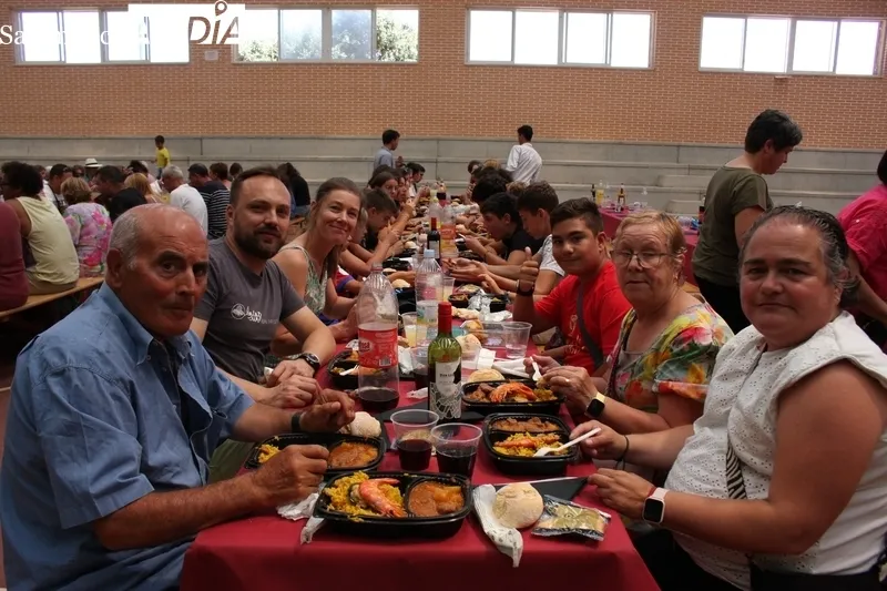 Comida popular para 300 personas en Sardón de los Frailes / SILVESTRE