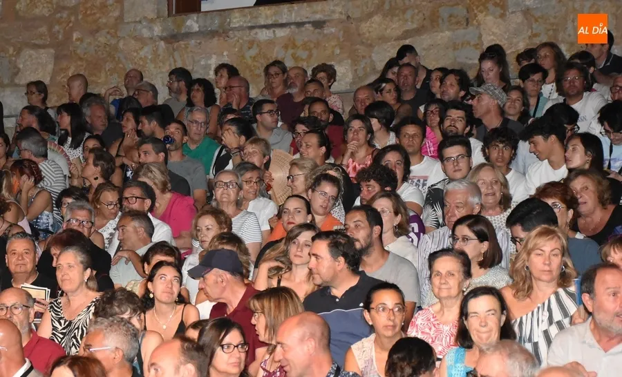 Foto 9 - Aplaudid&iacute;simo remate del Jueves con la exhibici&oacute;n de personajes de &lsquo;Hoy no estrenamos&rsquo;