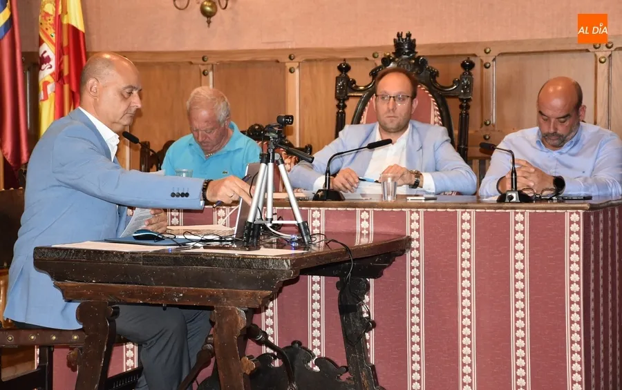 Foto 5 - Aprobada la composici&oacute;n de la Comisi&oacute;n que organizar&aacute; el Carnaval del Toro 2024