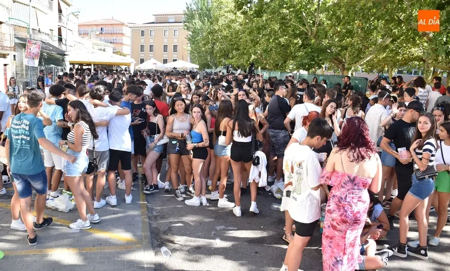 Foto 2 - La tarde del Martes Chico se llena de m&uacute;sica con un espectacular seguimiento