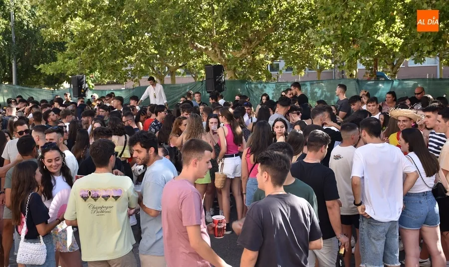 Foto 4 - La tarde del Martes Chico se llena de m&uacute;sica con un espectacular seguimiento