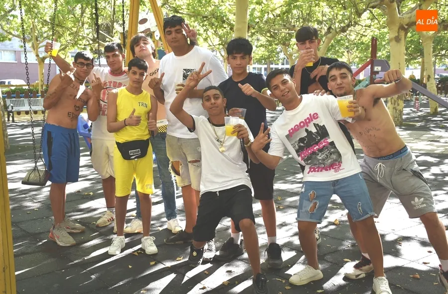 Foto 6 - La tarde del Martes Chico se llena de m&uacute;sica con un espectacular seguimiento