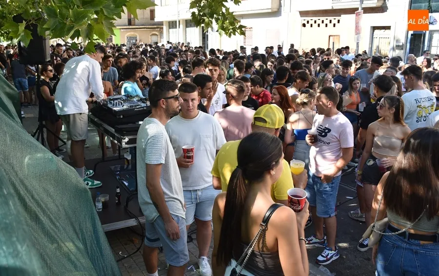 Foto 8 - La tarde del Martes Chico se llena de m&uacute;sica con un espectacular seguimiento