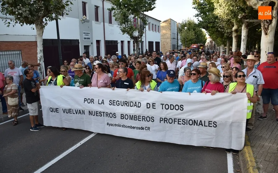 Foto 3 - Cerca de mil personas claman por el regreso de la Asociaci&oacute;n Humanitaria de Bomberos Voluntarios