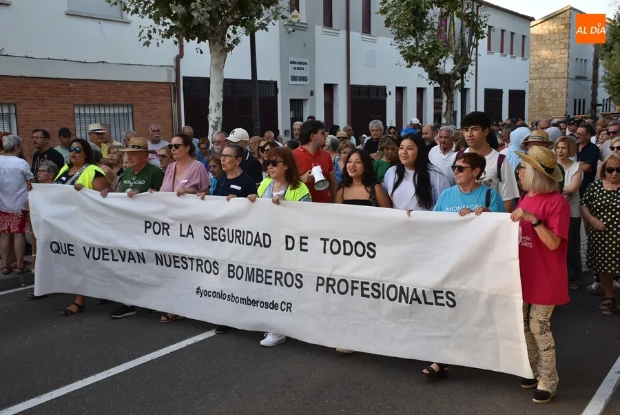 Foto 4 - Cerca de mil personas claman por el regreso de la Asociaci&oacute;n Humanitaria de Bomberos Voluntarios